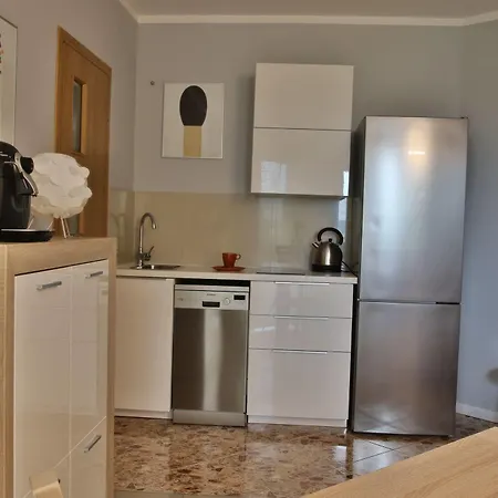 Bohaterow Kragujewca 6 Apartment